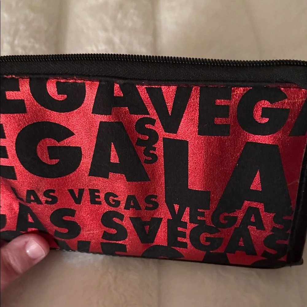 Red and Black Las Vegas Pouch - Picture 2 of 4